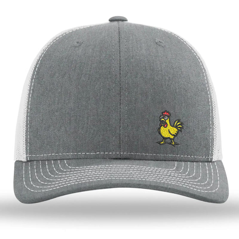 Gorra snapback bordada con un pollo gracioso