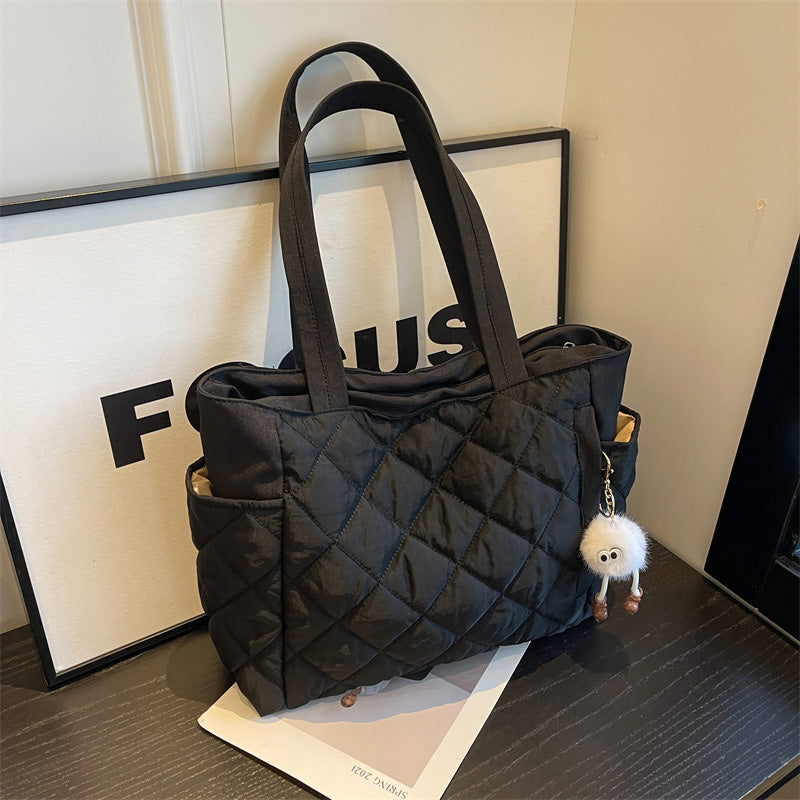 Women's Large Capacity Solid Quilted Shoulder Bag