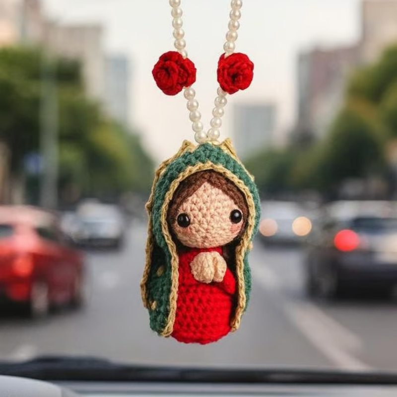 ⏳🔥¡50 % DE DESCUENTO POR TIEMPO LIMITADO! ⏰ 🙏 Adorno colgante de Virgen María tejido a mano – punto a punto, hecho con amor. Perfecto para el espejo de tu auto o el hogar – un poco de paz para llevar contigo a todas partes. ✨