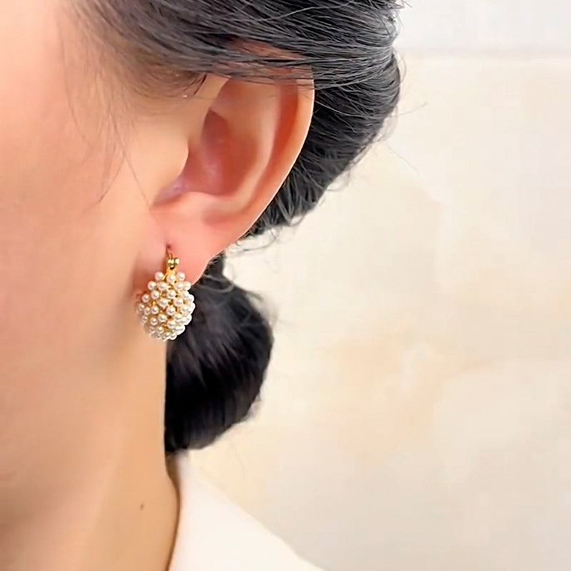 💍Especial Día de las Madres✨ Aretes de Argolla con Perlas de Imitación en Tejido Tipo Canasta – Tono Dorado, Elegancia Clásica 🪀