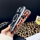 Funda para iPhone con Estampado de Leopardo Magnética