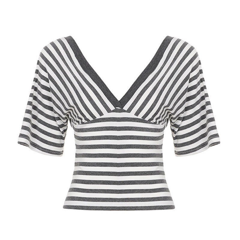 👚🎀 Top Corto de Mujer con Cuello en V y Rayas – ¡50% DESCUENTO! Cuello en V favorecedor, rayas frescas, corte crop – perfecto para el verano. 🔥☀️