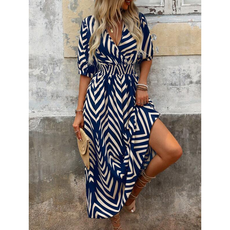 🌺 2026 Sale — Over 46,000 Sold!✨ Chevron Print V-Neck Midi Dress