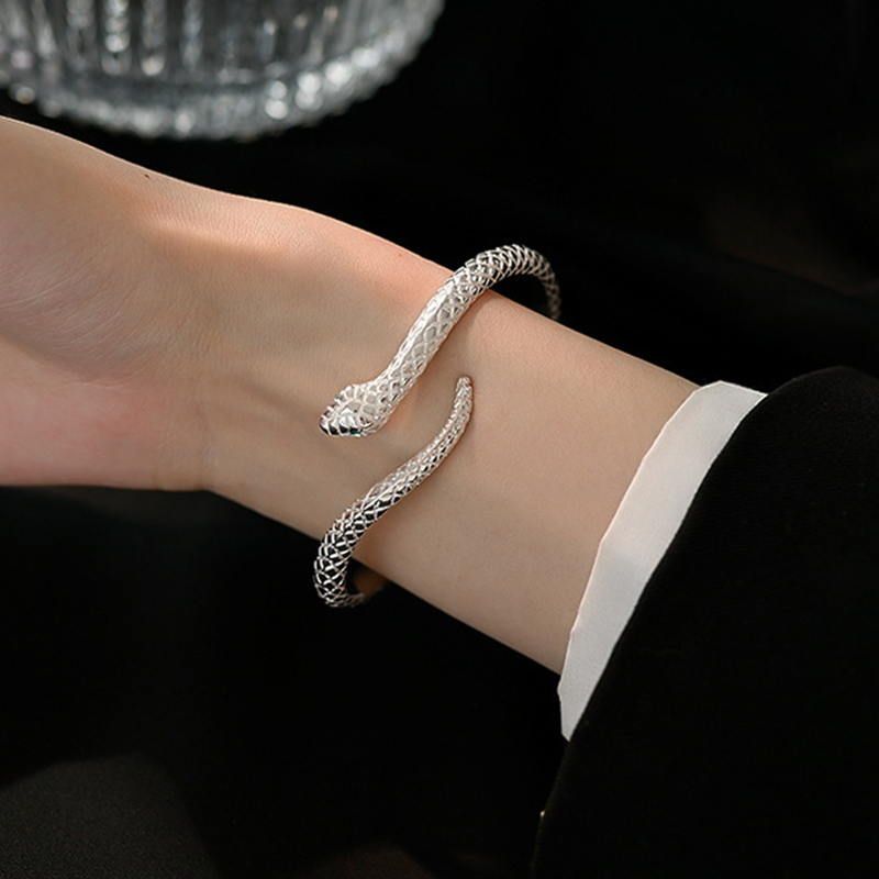 🎉 ¡TIEMPO LIMITADO 50% OFF! 🐍 Pulsera Brazalete Vintage de Serpiente – Brazalete Abierto Ajustable con Detalles de Escamas Texturizadas y Ojos Verdes ✨
