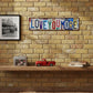 Letrero metálico vintage «Love You More» estilo matrícula