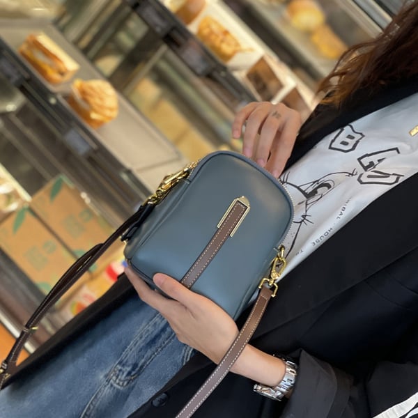 Minibolso cruzado ligero con espacio para el móvil